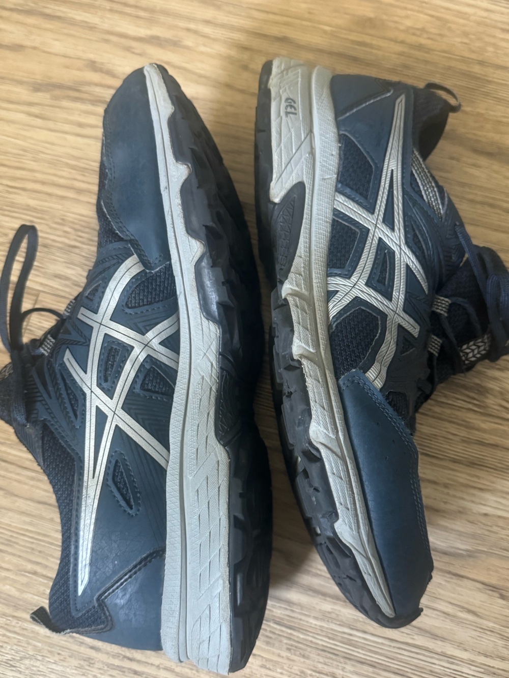 Pre Owned ASICS Navy Men's Gel Venture Athletic Running Shoes - size 10 - Picture 2 of 10